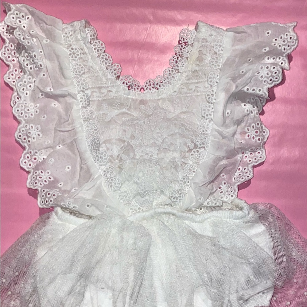 Lace Ruffle butterfly sleeve romper